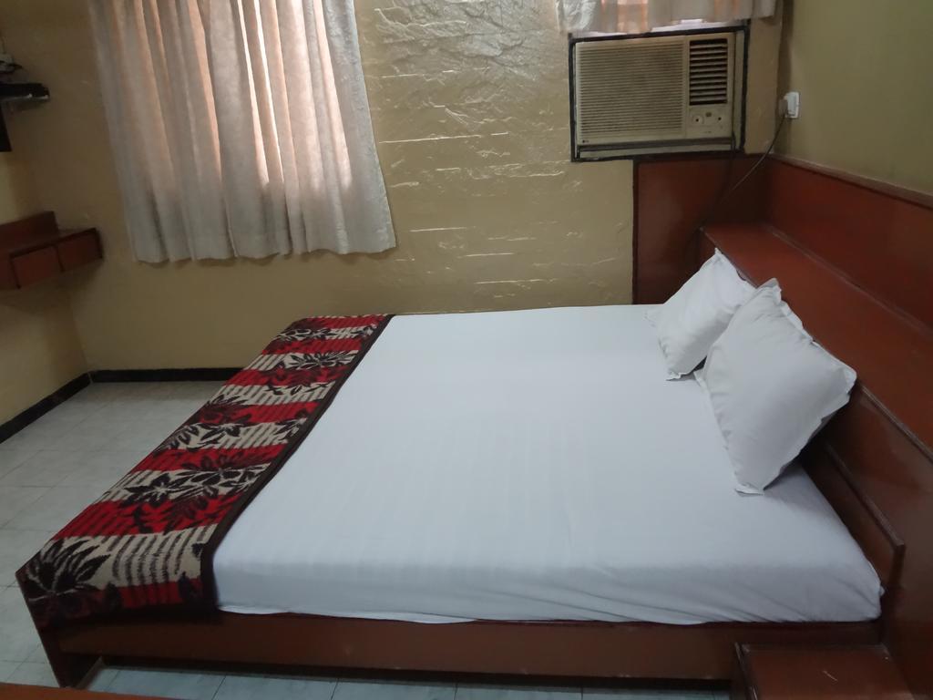 Hotel Happy Home Мумбаї Екстер'єр фото