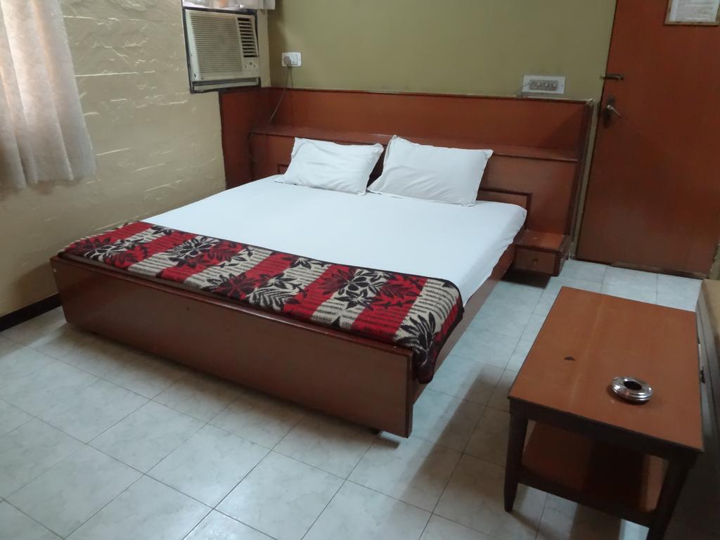 Hotel Happy Home Мумбаї Екстер'єр фото