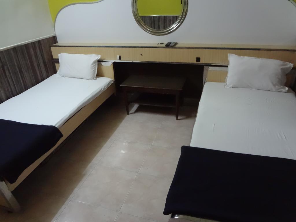 Hotel Happy Home Мумбаї Екстер'єр фото
