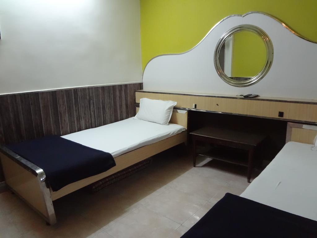 Hotel Happy Home Мумбаї Екстер'єр фото