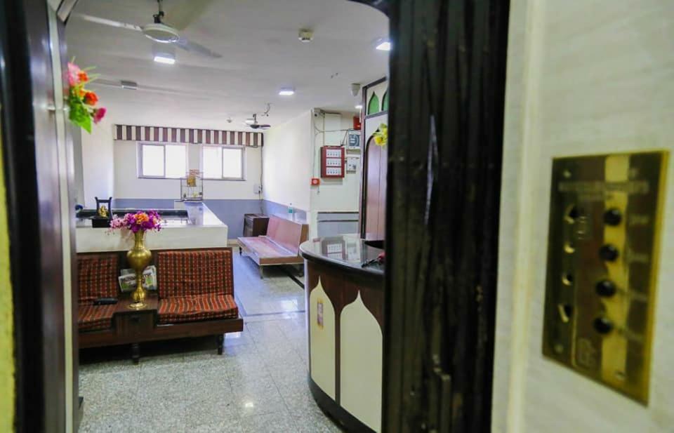 Hotel Happy Home Мумбаї Екстер'єр фото