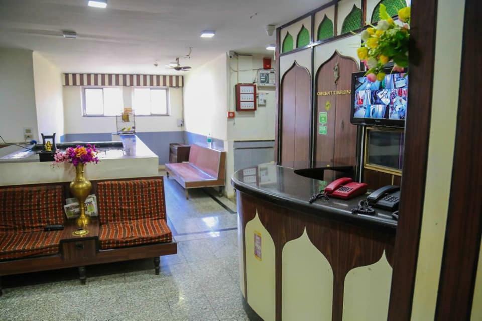 Hotel Happy Home Мумбаї Екстер'єр фото