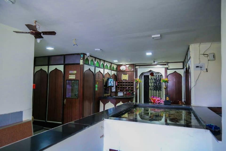 Hotel Happy Home Мумбаї Екстер'єр фото